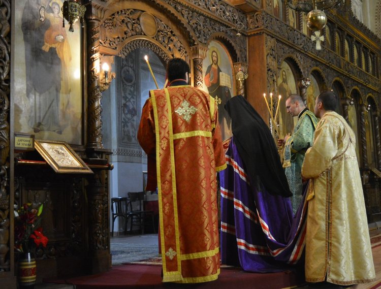 Църквата „Св. Иван Рилски“ в Харманли чества 80 г. и храмов празник