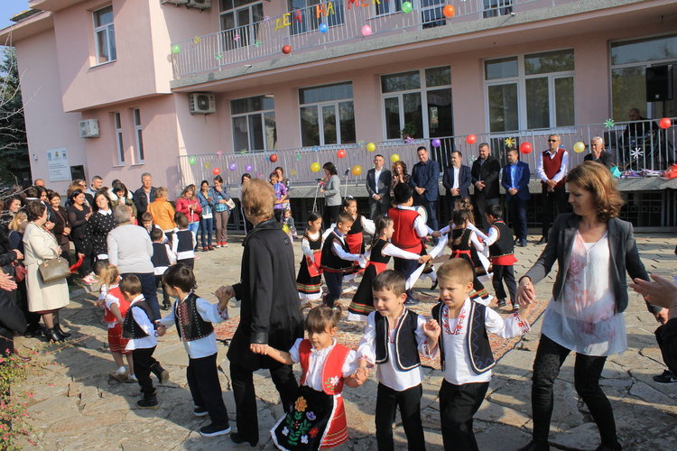 Областният управител бе гост на Празника на мекицата в Енчец