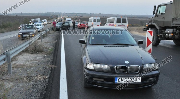 Три коли се нанизаха една в друга на изхода на Хасково към Кърджали