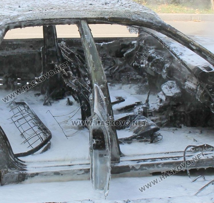 Старозагорско Ауди пламна и изгоря на бул. 3ти март