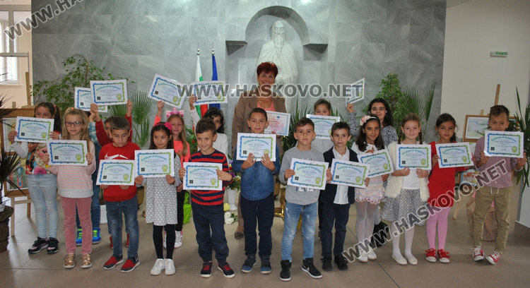 44 първокласници със сертификати на патронния празник на „Иван Рилски“