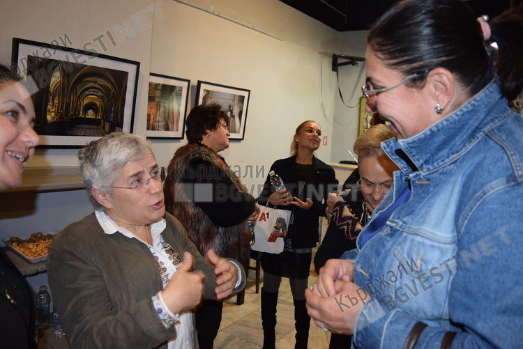 Представиха сагата по реставрацията на Желязната църква във фотоси в Кърджали, кметът награди реставраторката