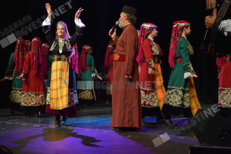 С концерт-приказка бе представен албумът „С песните на хората“ на отец Петър Гарена