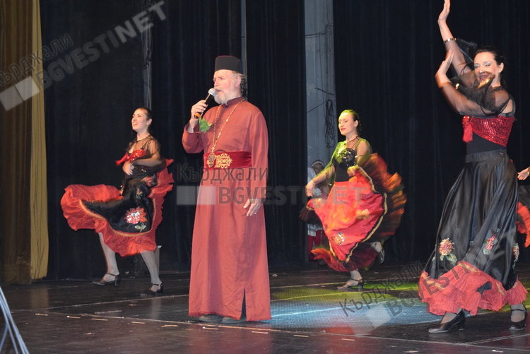 С концерт-приказка бе представен албумът „С песните на хората“ на отец Петър Гарена