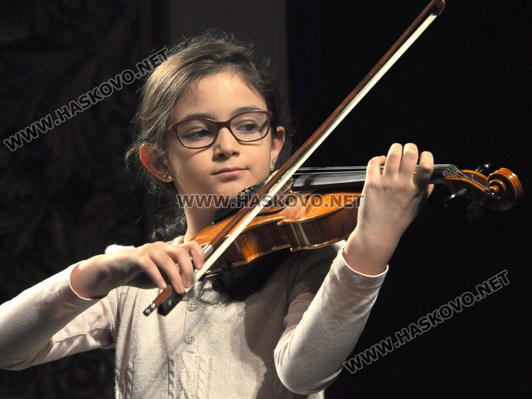 Александър Зайранов от Варна лауреат в конкурса за цигулари „Недялка Симеонова“