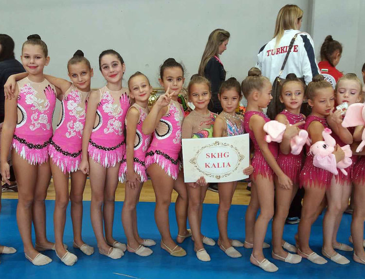 Малките гимнастички от клуб „Калия“ с куп медали от международен турнир