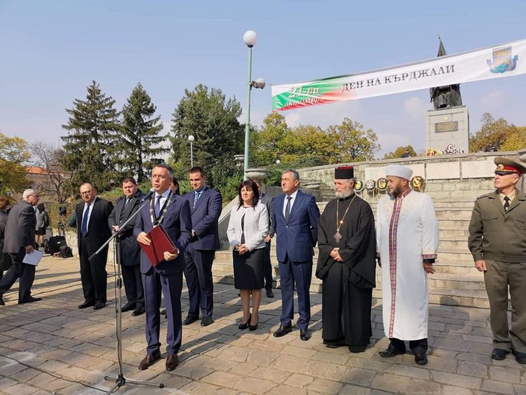 Преклонихме се пред подвига на Освободителите, Караянчева със слово пред кърджалийци