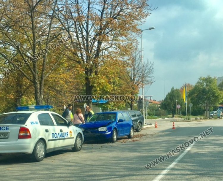 Голф и Форд катастрофираха на бул.Раковски