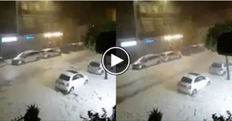 Дъжд и градушка наводниха Рим, ледени блокове плуват по улиците (видео)