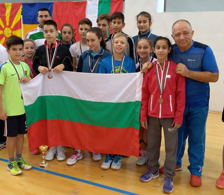 С бронз се окичиха първомайските бадминтонисти от националния отбор