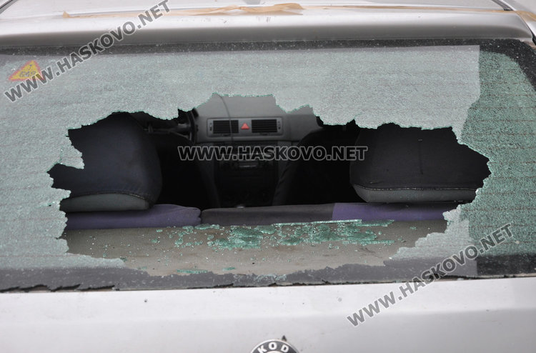 Хасковлия: Потрошиха ми колата в центъра, счупиха чистачките на още 6-7 автомобила