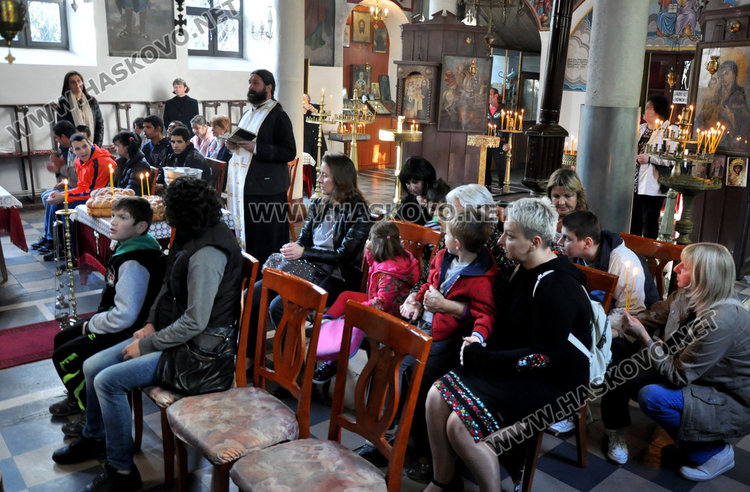 Отслужиха молебен за здраве на децата с увреждания 