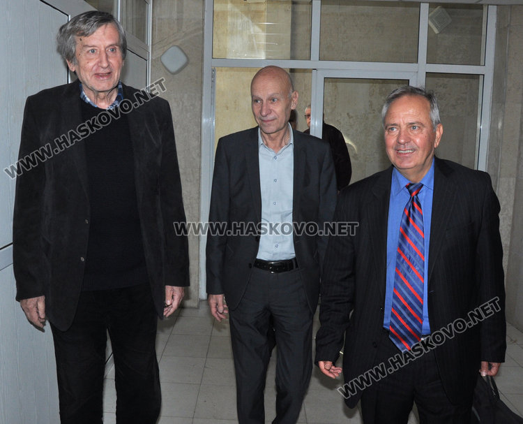 Проф. Янков представи книгата „Най-успешните български министър-председатели“