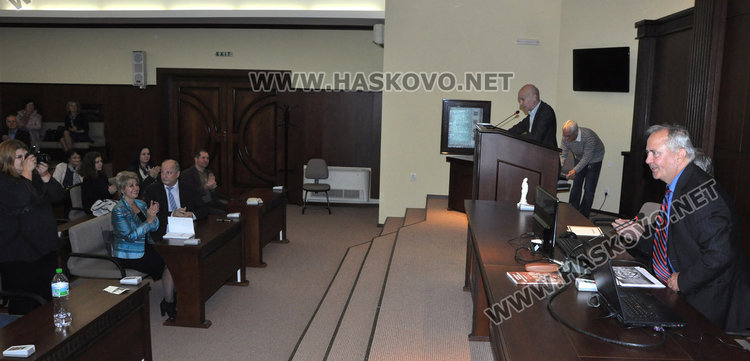 Проф. Янков представи книгата „Най-успешните български министър-председатели“