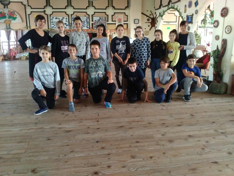 Фолклорно състезание и концерт огранизират ансамбъл "Звездица"