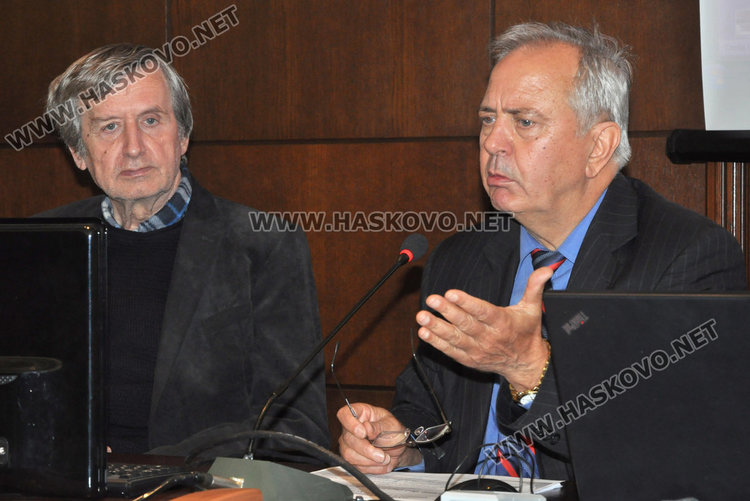 Проф. Янков представи книгата „Най-успешните български министър-председатели“