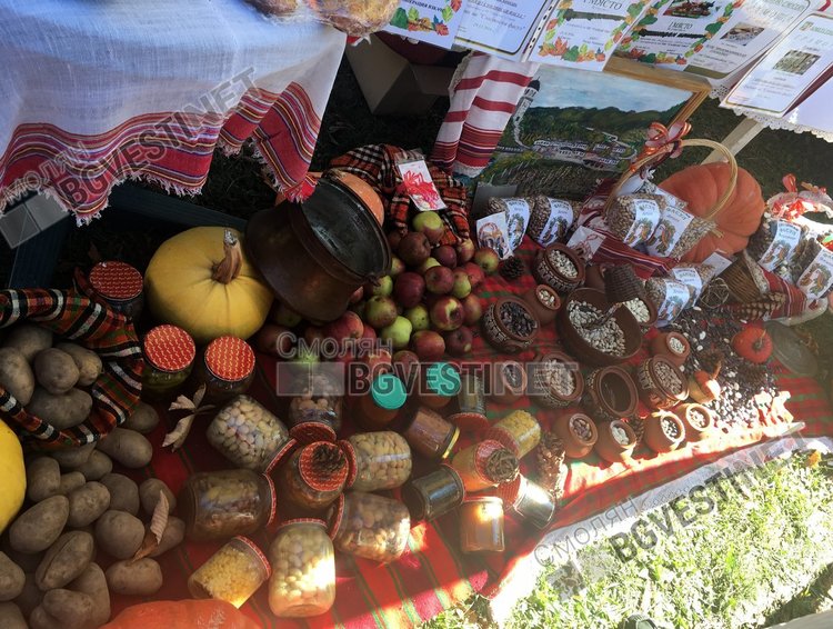 Сто и седем вида фасул показаха в Смилян, стотици хапнаха вкусен курбан за празника на Смилянския боб