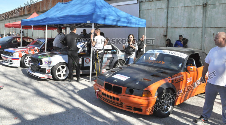 Пилоти от три града запалиха гуми в каузата за бебето Борил