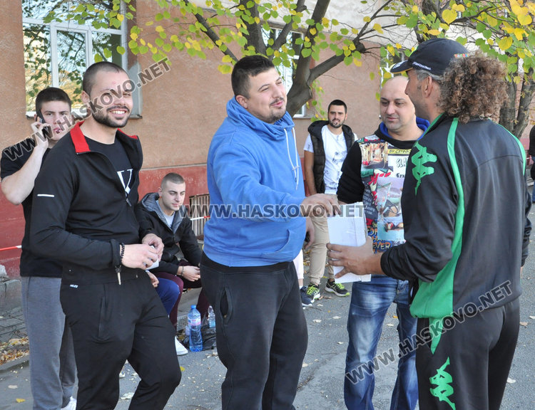 Пилоти от три града запалиха гуми в каузата за бебето Борил