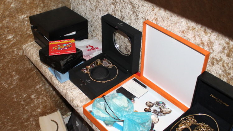 Баневи източвали пари през офшорки 