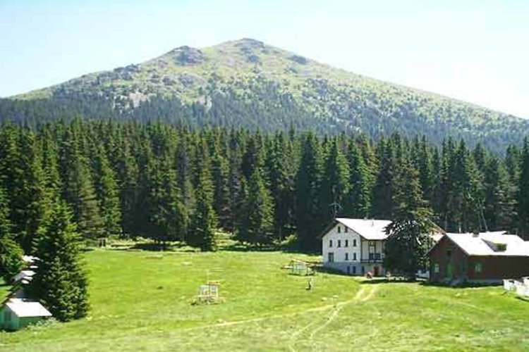 Туристическите маршрути, препоръчани от Георги Белев.Връх Вежен