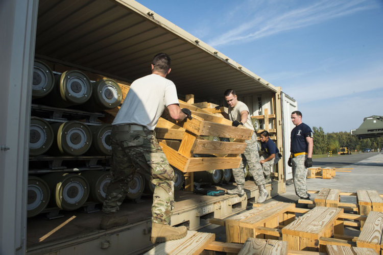САЩ прехвърлиха в Европа голяма партида боеприпаси