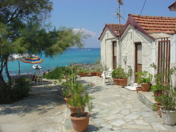 Kитайци купуват недвижими имоти в Гърция