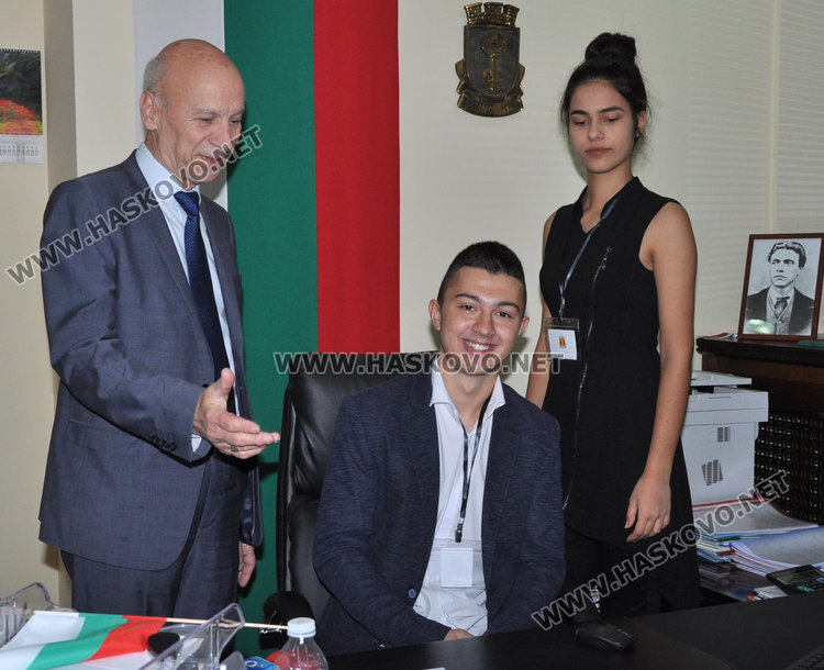 Кметът Беливанов, Ивайлов Кърджалиев и Мария Аврамова