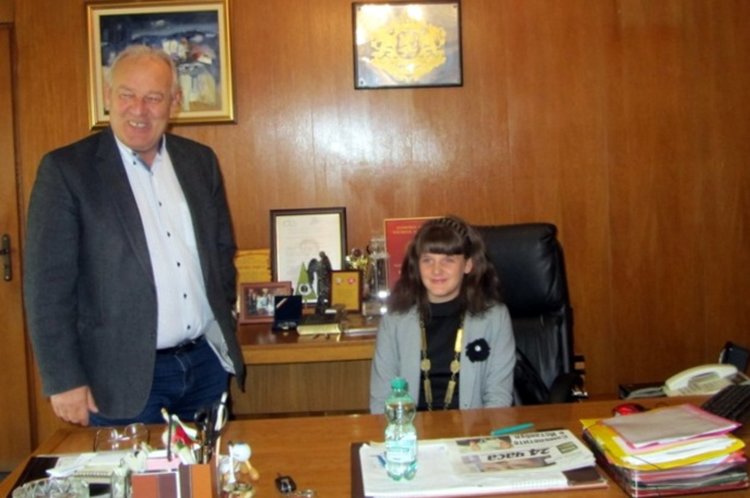 Седмокласничката Елена стана кмет на Община Смолян
