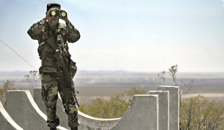 Тръмп затваря границата с Мексико с още 5200 военни