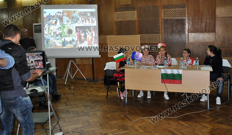 Деца от 5 училища участваха във викторина „Моята родина – мултикултурен дом“