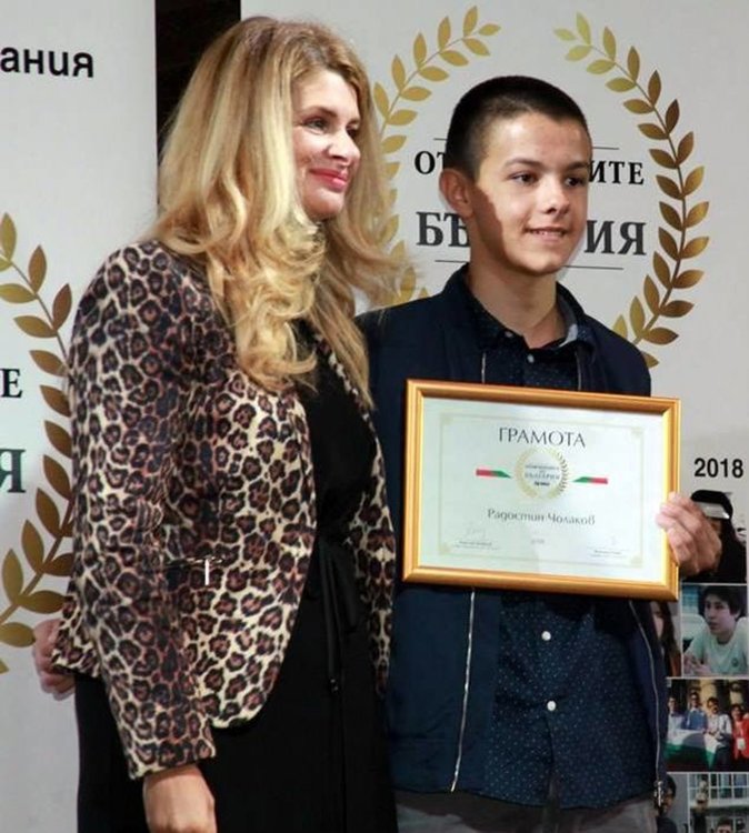 12-годишният Радостин от Барутин, който получи награда от Гугъл, сред топ отличниците на България