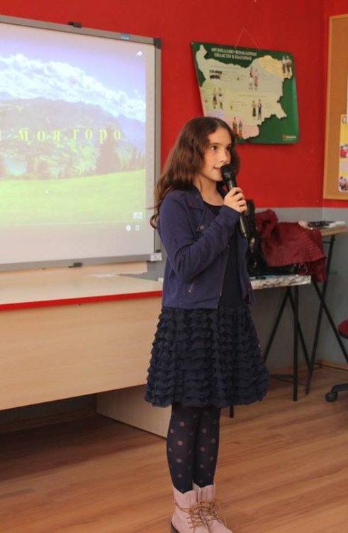 ОУ „П.Славейков“ с конкурс-рецитал за Денят на народните будители