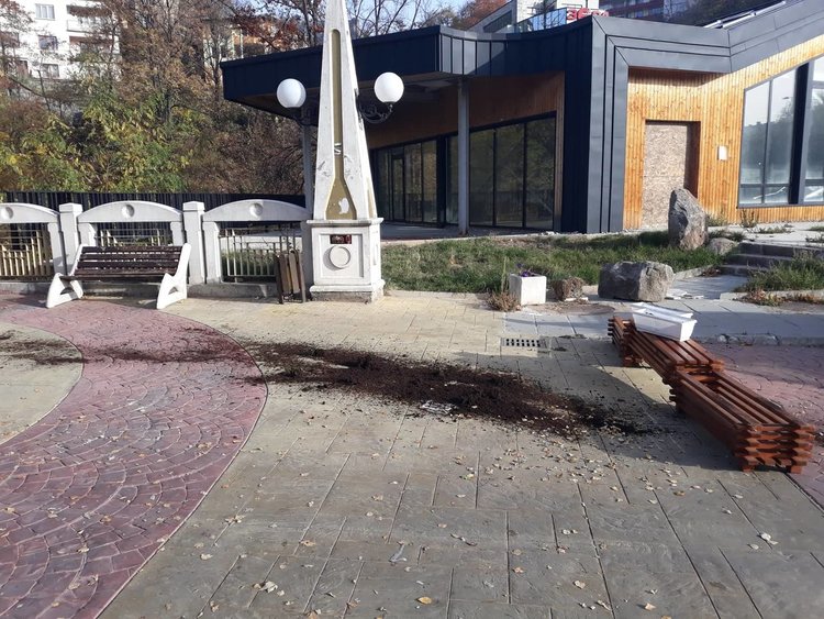 Разкриха вандалите, вилнели след Хелоуинско парти в центъра на Смолян 