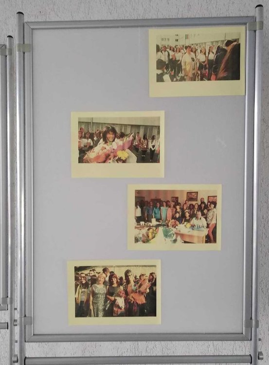 Гимназисти от елитно училище в Смолян направиха изненада на учителите си за Деня на народните будители