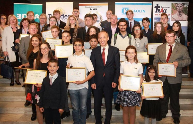 12-годишният Радостин от Барутин, който получи награда от Гугъл, сред топ отличниците на България