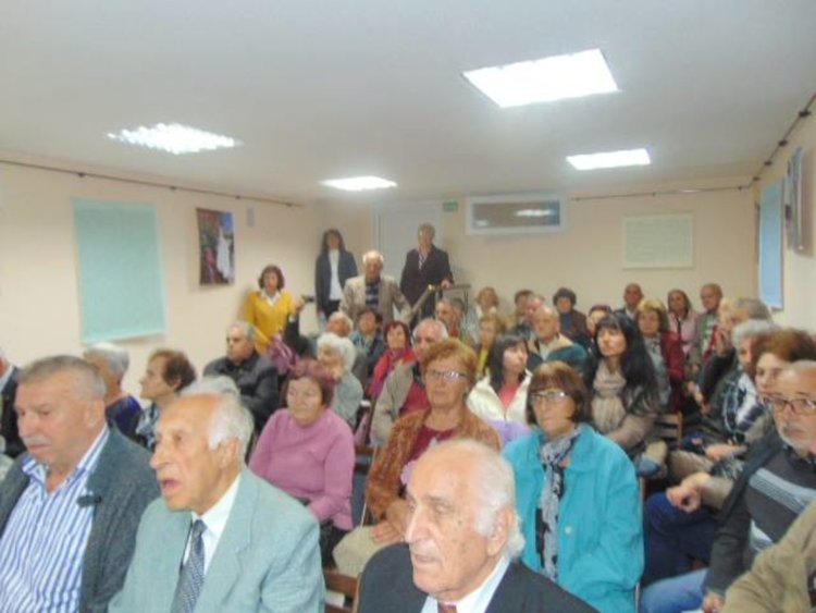 Сборник в памет на Христо Гиневски тръгна към читателите 