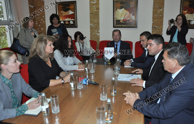 Илияна Йотова към бизнеса: Внимавайте с вноса на работна ръка отвън