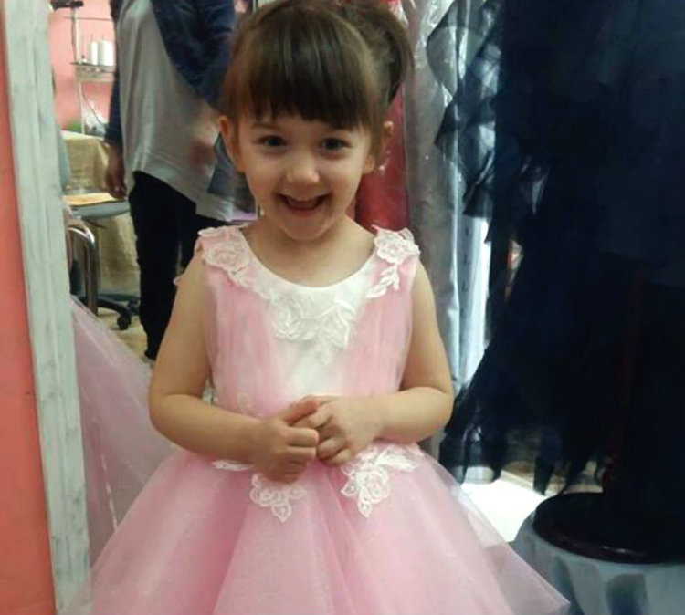 Добри сърца в действие: Половината сума, нужна за лечението на малката Ева, е събрана, инициативите в нейна подкрепа продължават