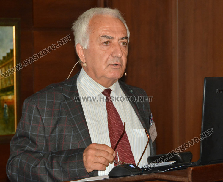 Проф. Лъчезар Филипов