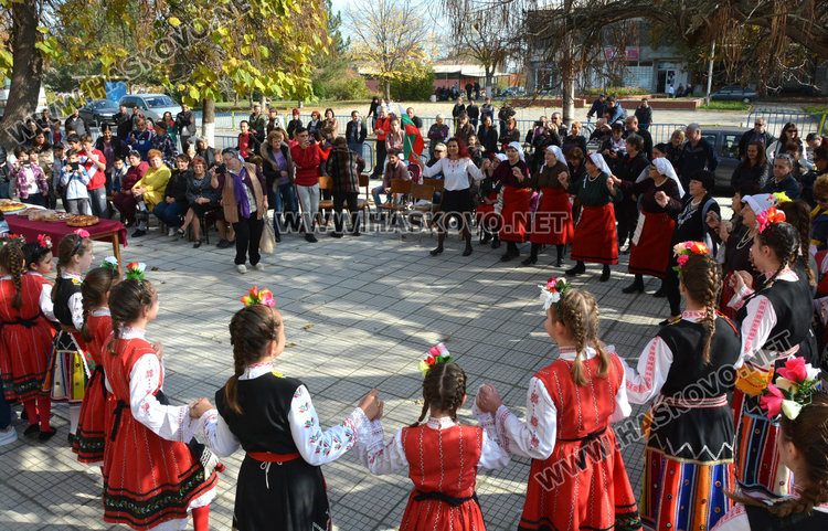 Българи, турци и роми отбелязаха заедно Празника на плодородието във Войводово