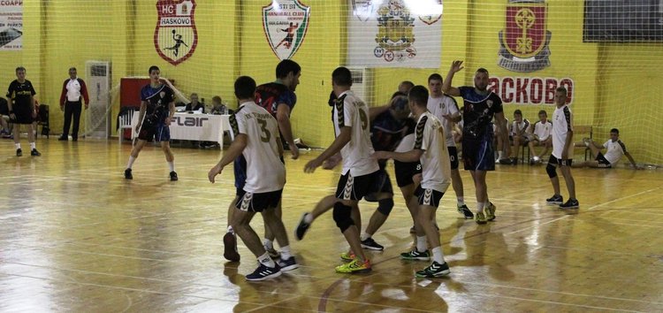 Хандбалистите на Хасково стартираха с две победи в „Б” група