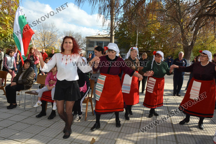 Българи, турци и роми отбелязаха заедно Празника на плодородието във Войводово