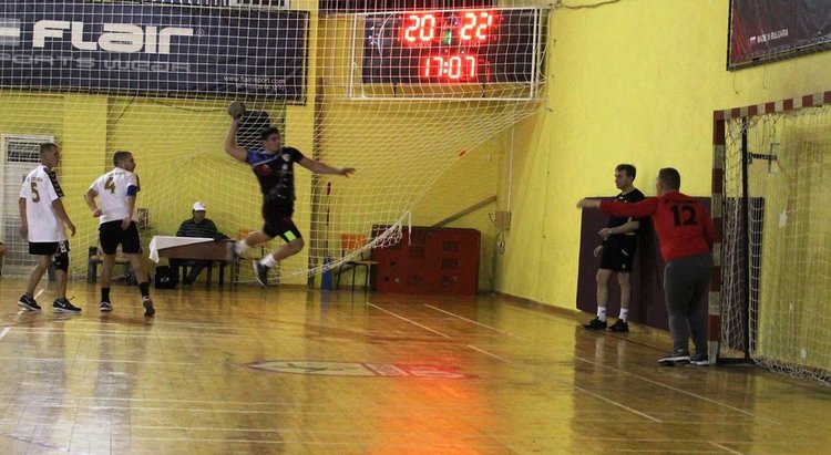 Хандбалистите на Хасково стартираха с две победи в „Б” група