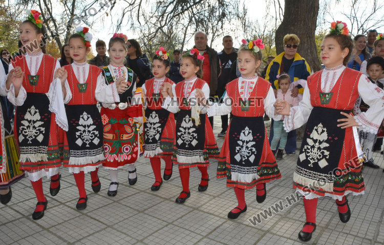 Българи, турци и роми отбелязаха заедно Празника на плодородието във Войводово
