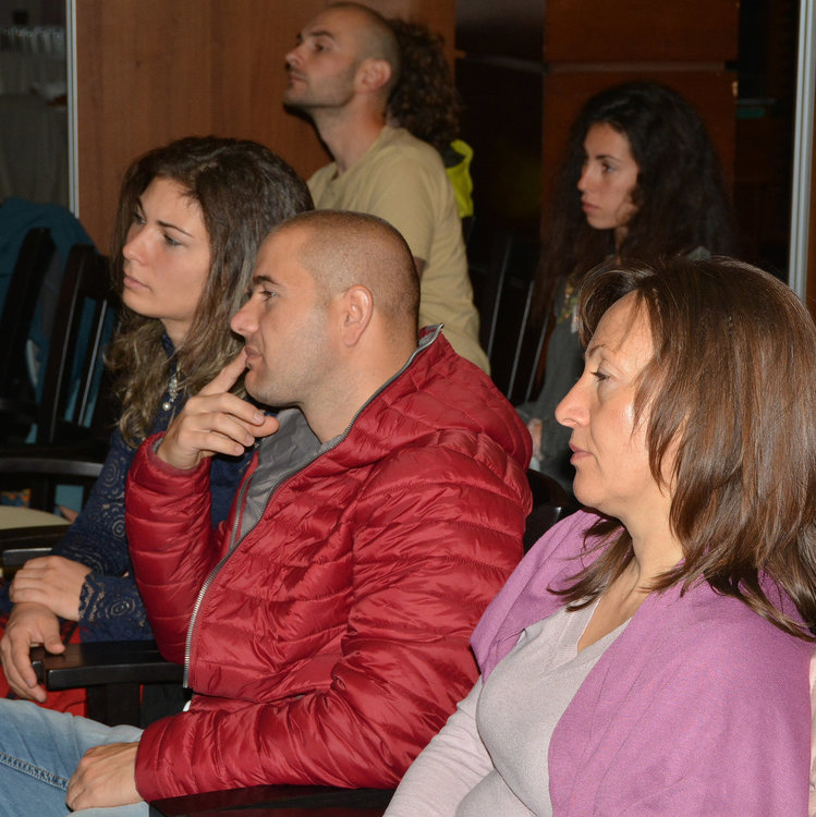 Втори ден конференцията за НЛО продължава с пълна зала