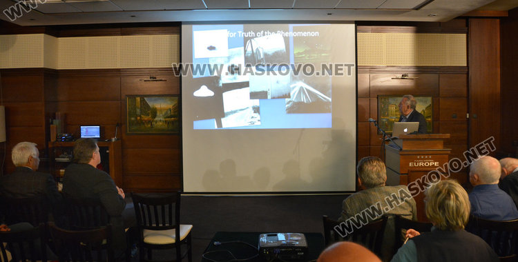 Инцидентите над ядрените бази по света са послания от извънземните, че животът на Земята трябва да бъде ценен