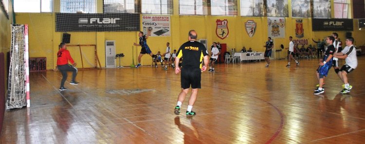 Хандбалистите на Хасково стартираха с две победи в „Б” група