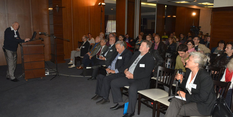 Втори ден конференцията за НЛО продължава с пълна зала