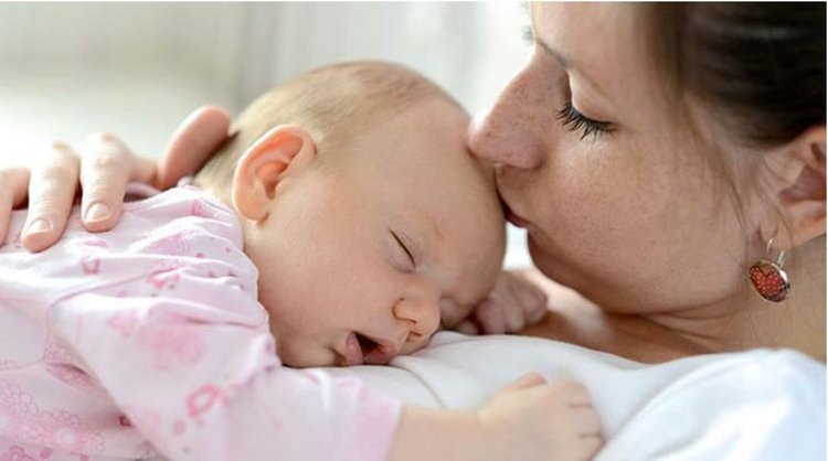 Училището за родители продължава с лекции по кърмене